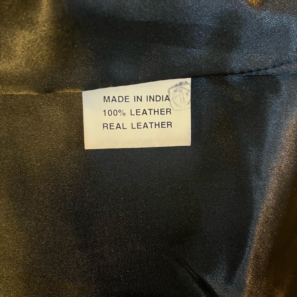 Stylish Black Leather Vest for Women - Picture 5 of 6